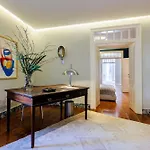 Lejlighed Pool & Garden In The Heart Of