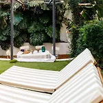 Pool & Garden In The Heart Of Lejlighed Lisboa