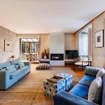 Pool & Garden In The Heart Of Lisboa