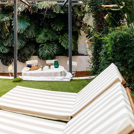 Pool & Garden In The Heart Of Apartament Lizbona