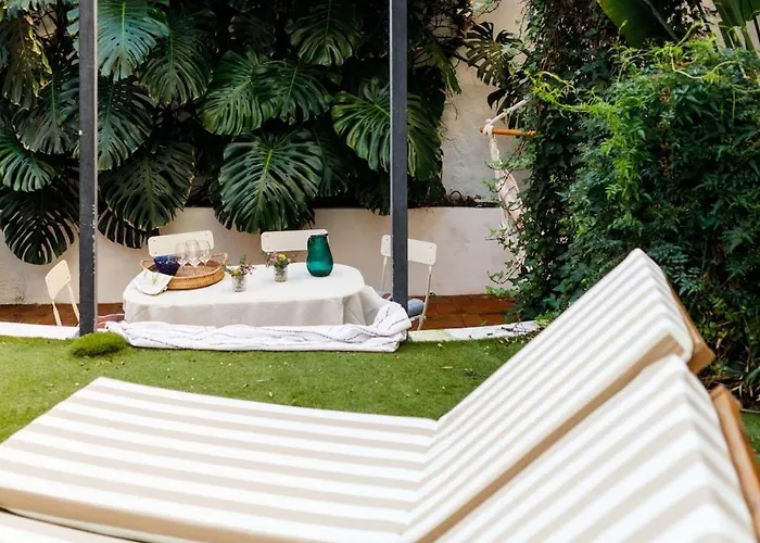 Pool & Garden In The Heart Of