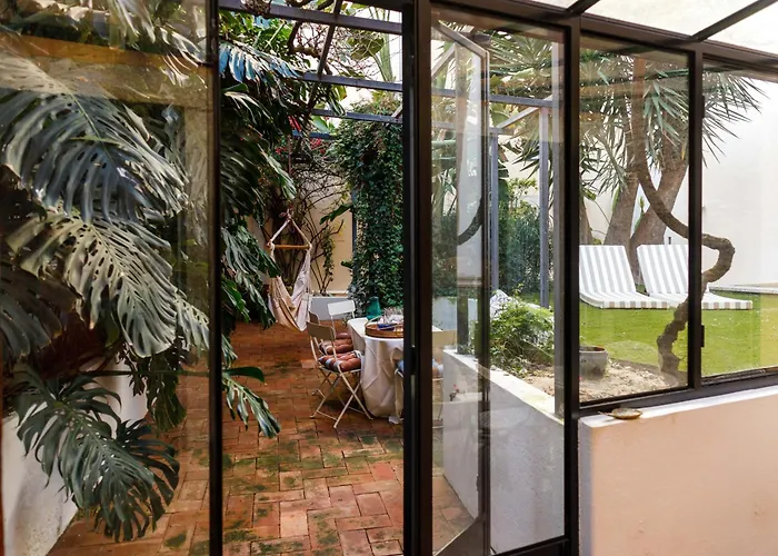Pool & Garden In The Heart Of * Lisboa