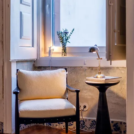 Pool & Garden In The Heart Of Appartement Lissabon