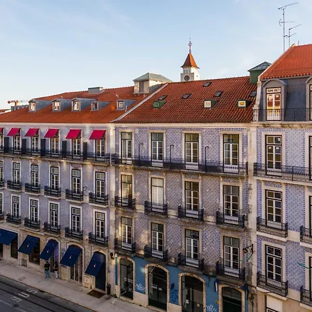Pool & Garden In The Heart Of Lissabon